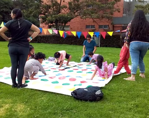 Alquiler de Twister Gigante en Bogotá